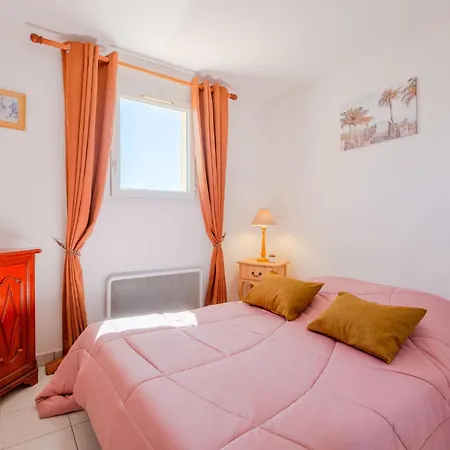 Holiday home Les Maisons Du Golf-2 By Interhome